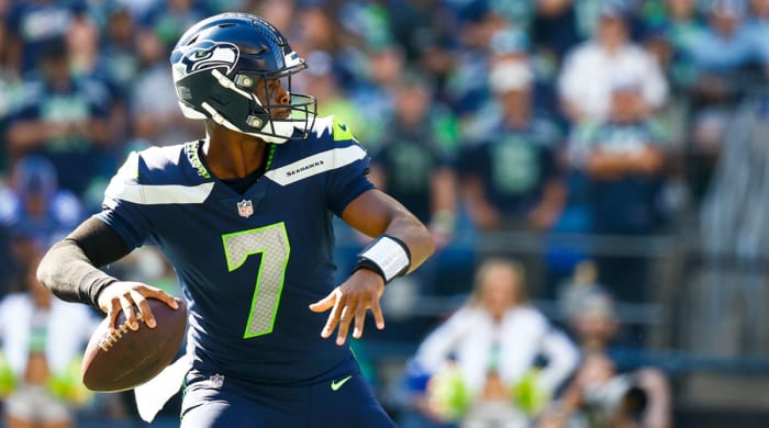 Genor Smith winds up to throw a pass for the Seahawks.